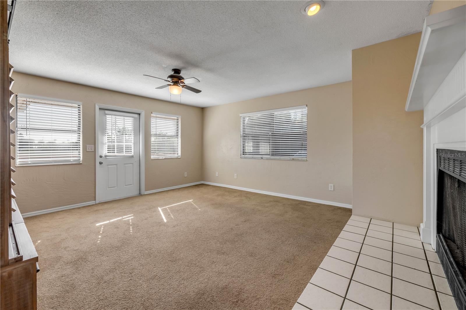 Image 8 of 38 For 4636 Katy Drive