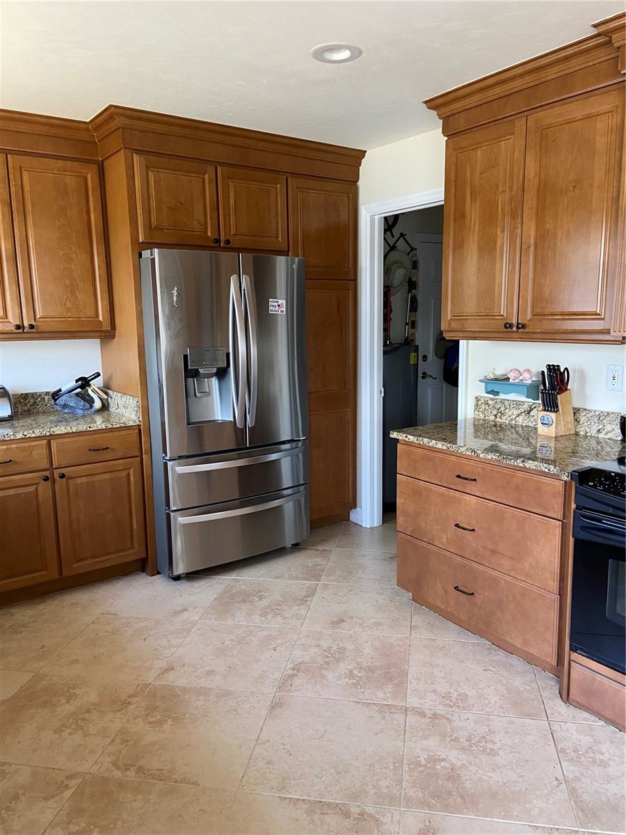 Listing photo id 8 for 262 Fry Terrace Se