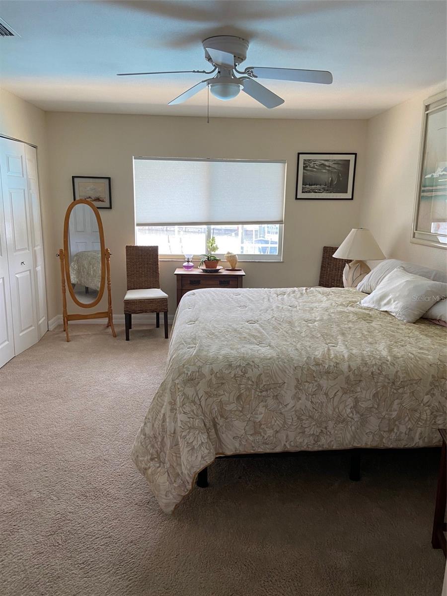 Listing photo id 14 for 262 Fry Terrace Se