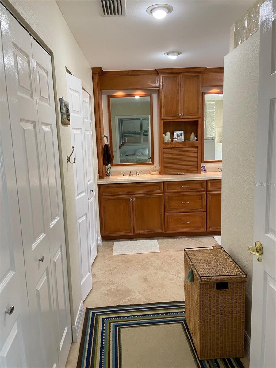 Listing photo id 15 for 262 Fry Terrace Se