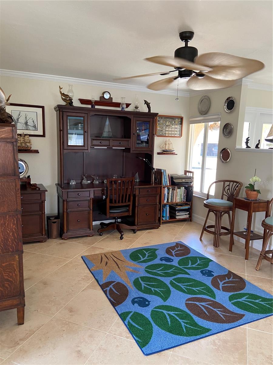 Listing photo id 5 for 262 Fry Terrace Se