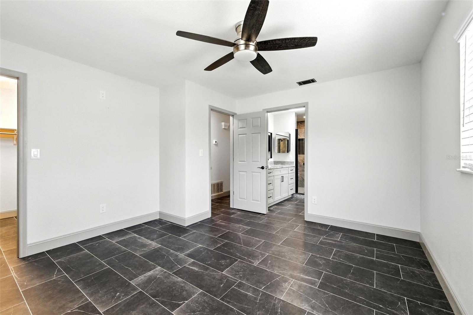 Image 11 of 30 For 714 Jane Avenue