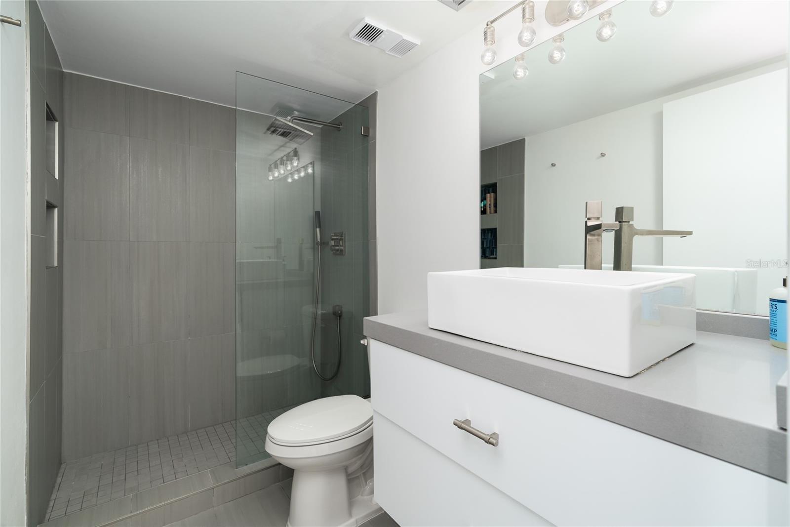 Image 18 of 36 For 1051 Ocean Shore Boulevard 1103