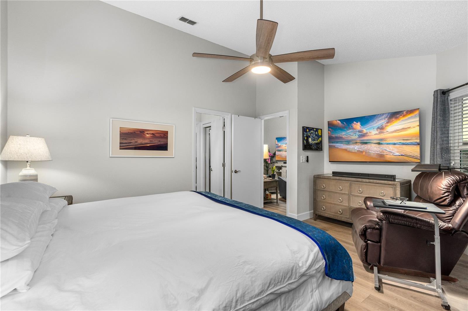 Image 15 of 42 For 767 Pine Shores Circle
