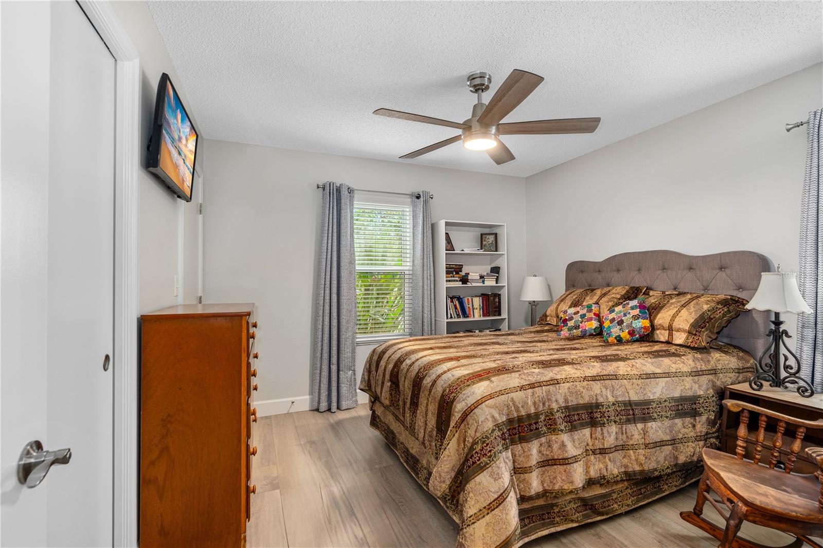 Image 19 of 42 For 767 Pine Shores Circle