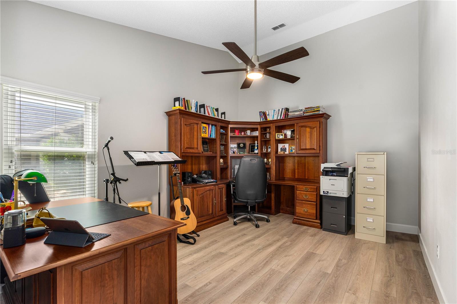 Image 21 of 42 For 767 Pine Shores Circle