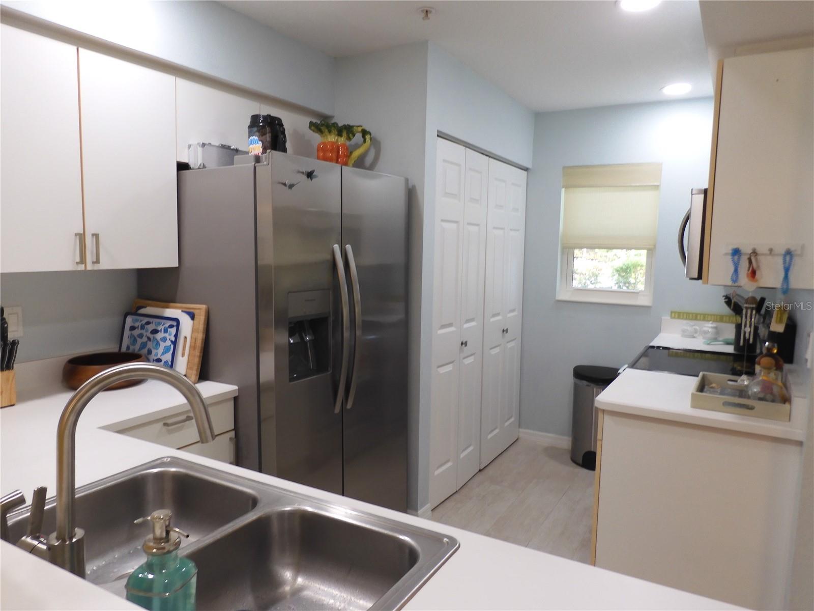 Image 7 of 75 For 2700 Peninsula Avenue 511