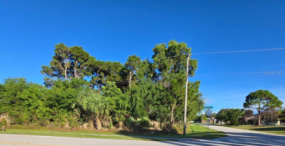 Listing photo id 0 for 2854 Melaleuca Boulevard