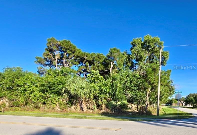 Listing photo id 1 for 2854 Melaleuca Boulevard