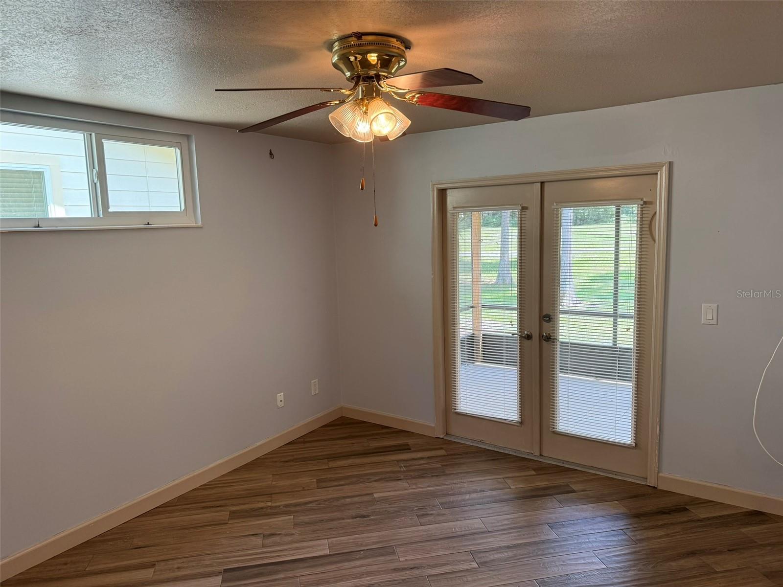 Image 10 of 18 For 240 Bob White Court 2400
