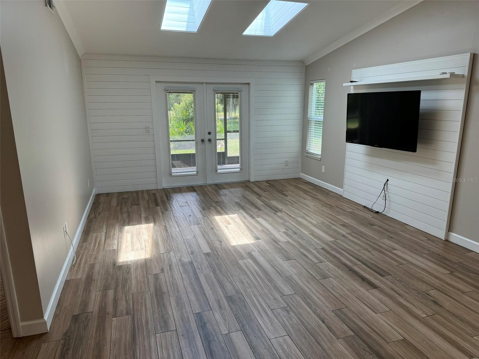 Image 3 of 18 For 240 Bob White Court 2400