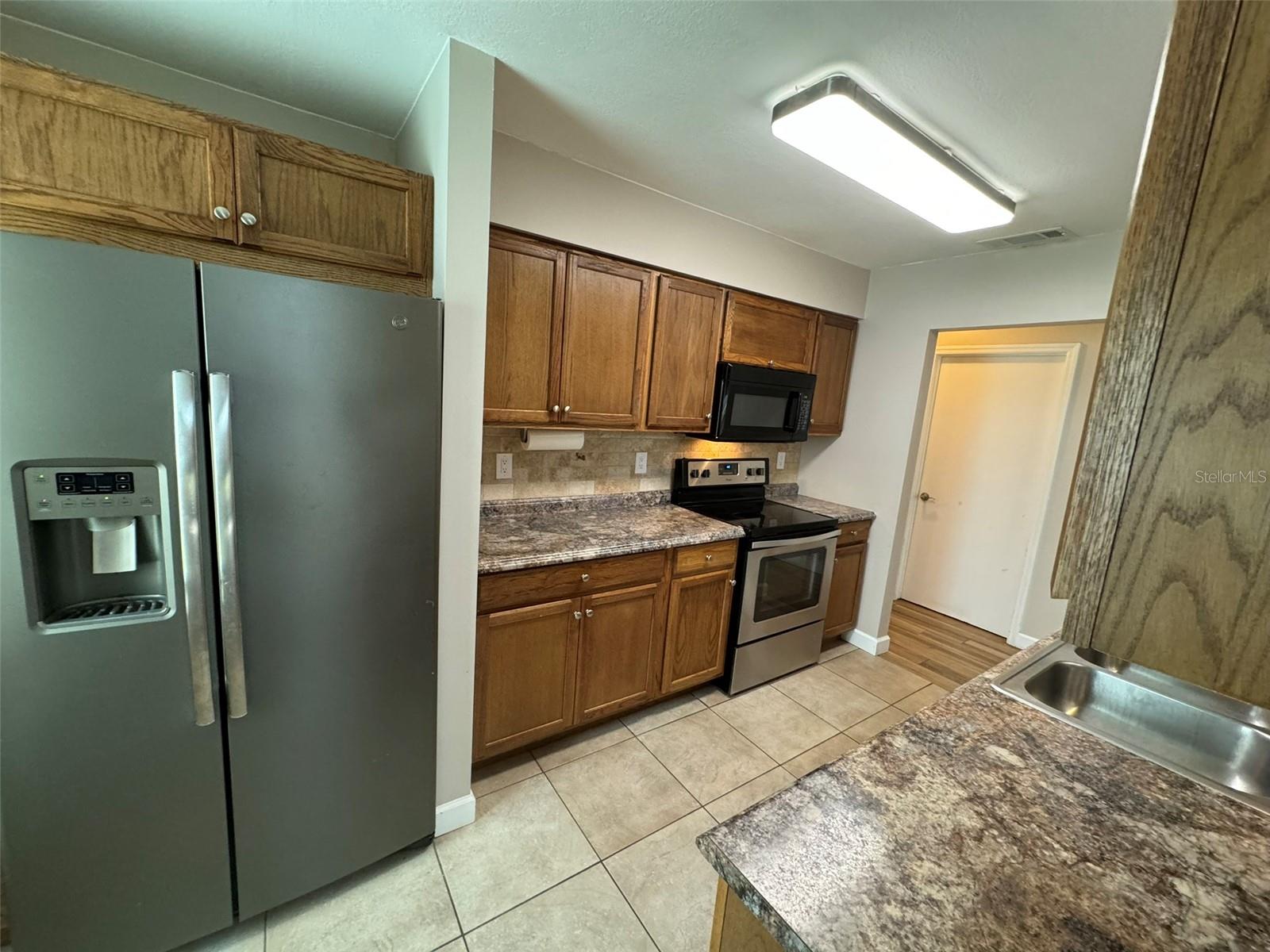 Image 6 of 18 For 240 Bob White Court 2400