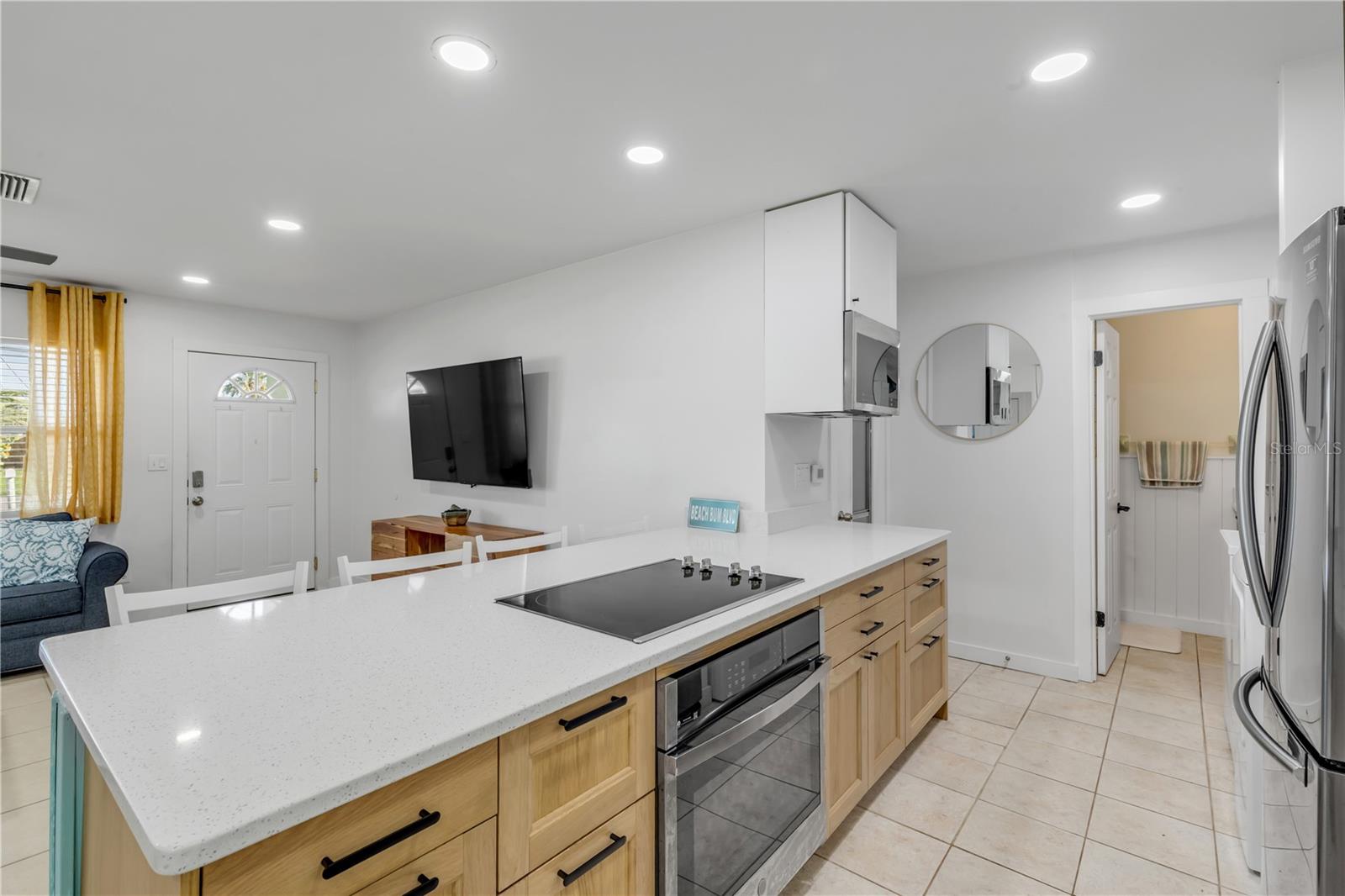 Image 14 of 51 For 835 16th Avenue