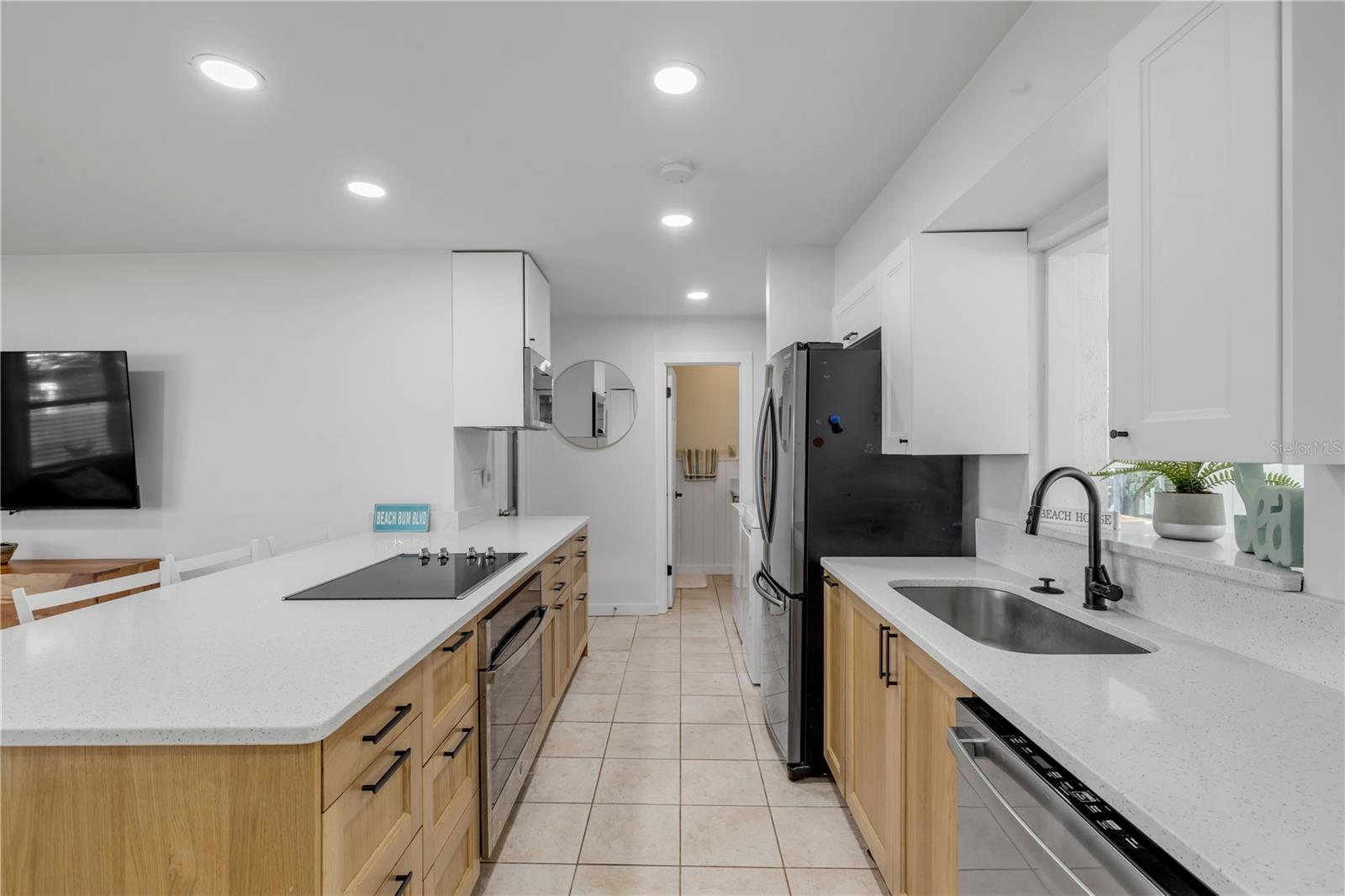 Image 15 of 51 For 835 16th Avenue