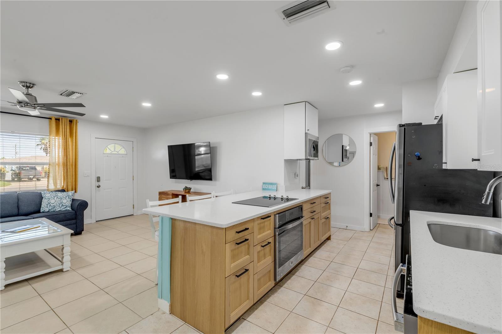 Image 20 of 51 For 835 16th Avenue