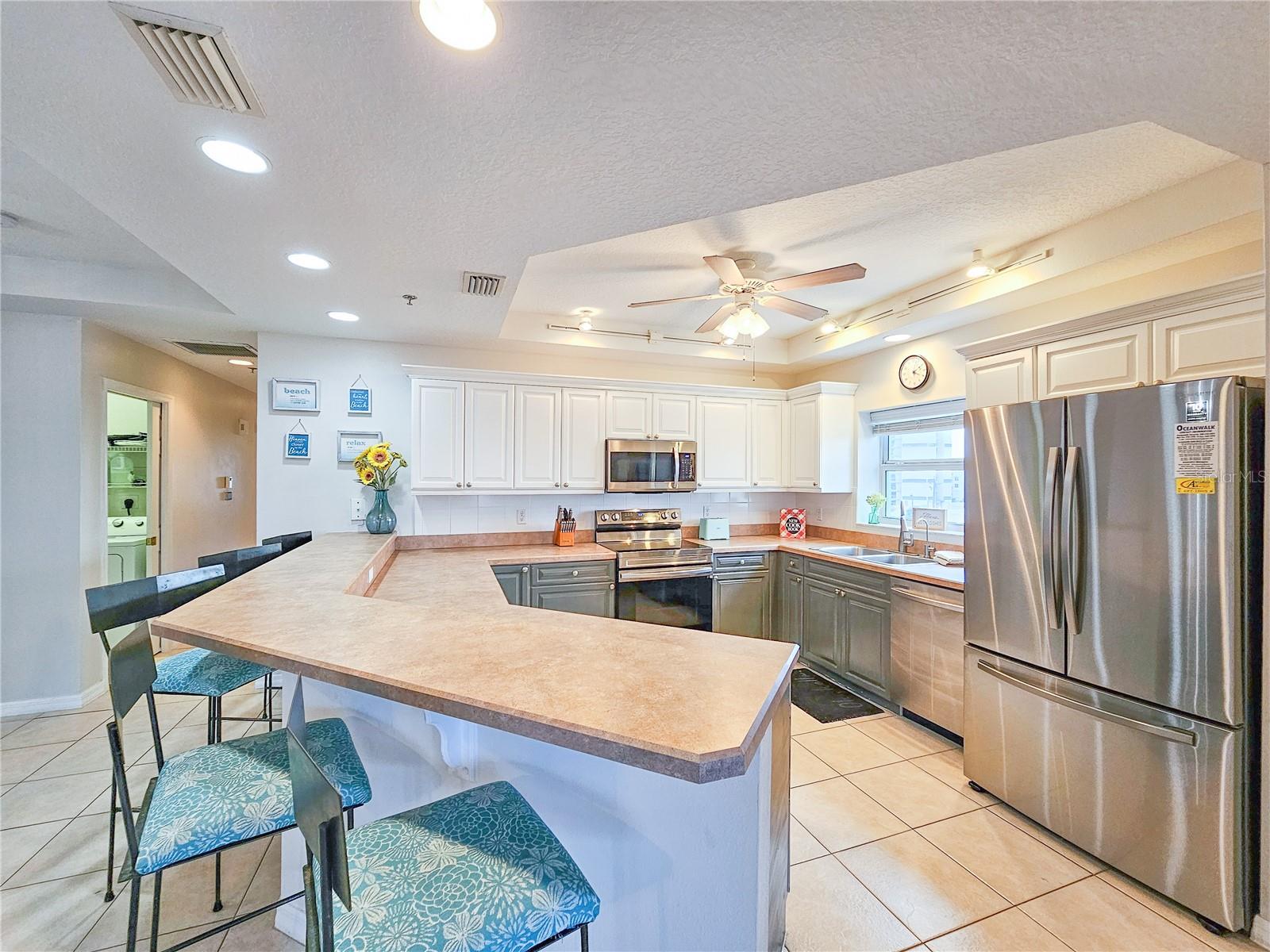 Image 16 of 67 For 5300 Atlantic Avenue 2-507