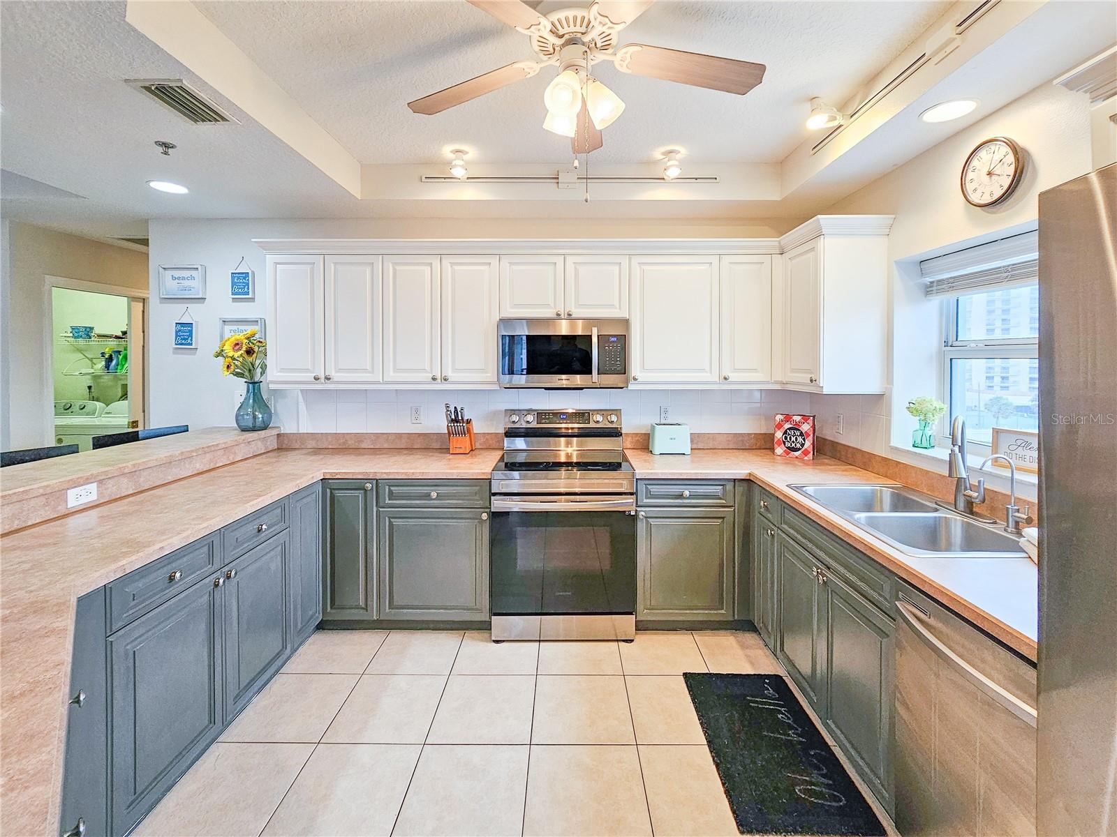 Image 18 of 67 For 5300 Atlantic Avenue 2-507
