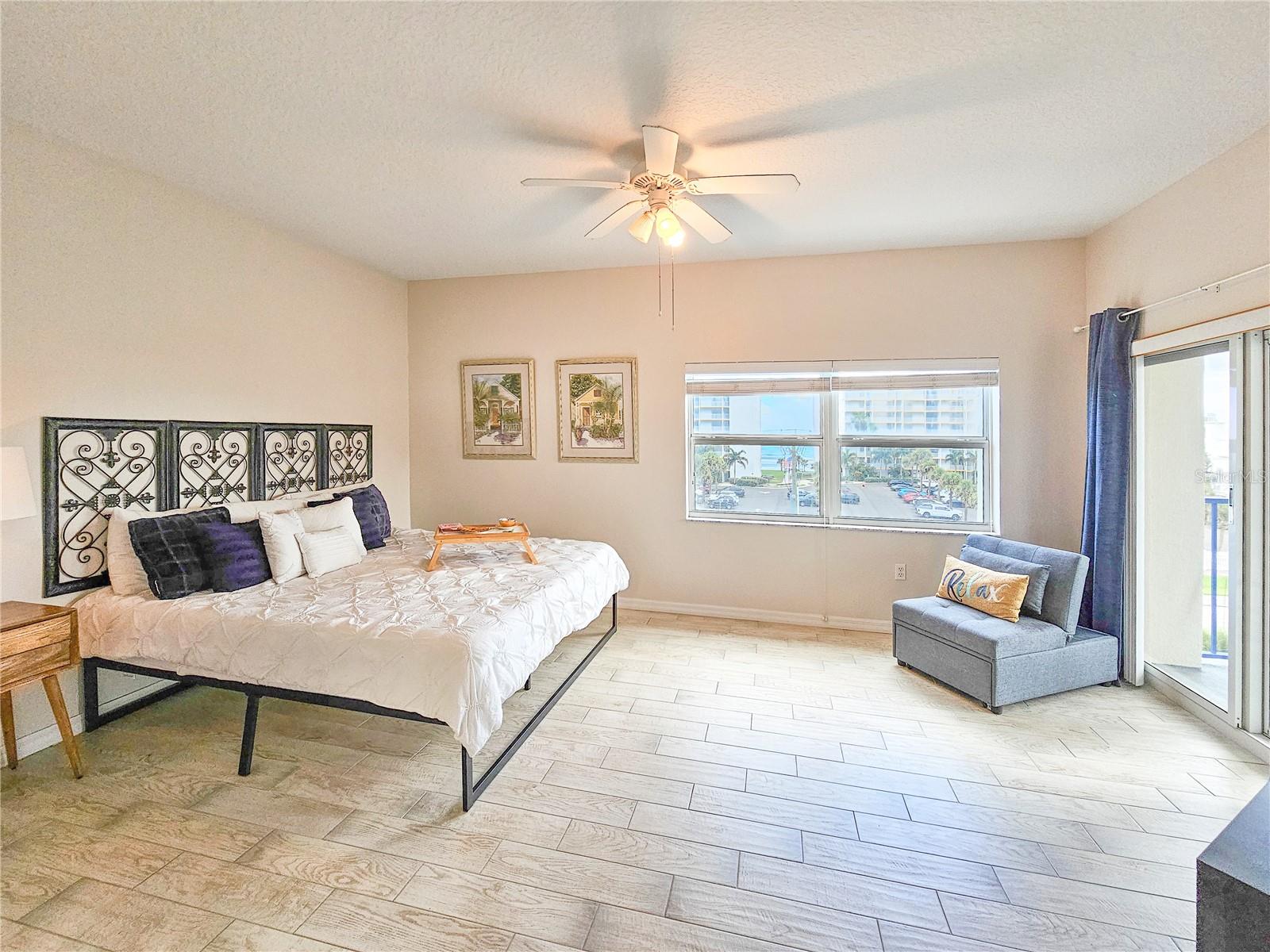 Image 25 of 67 For 5300 Atlantic Avenue 2-507