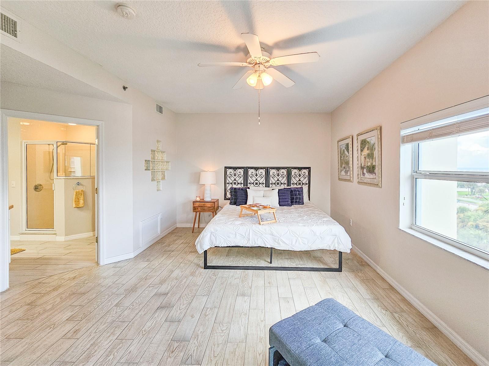 Image 29 of 67 For 5300 Atlantic Avenue 2-507