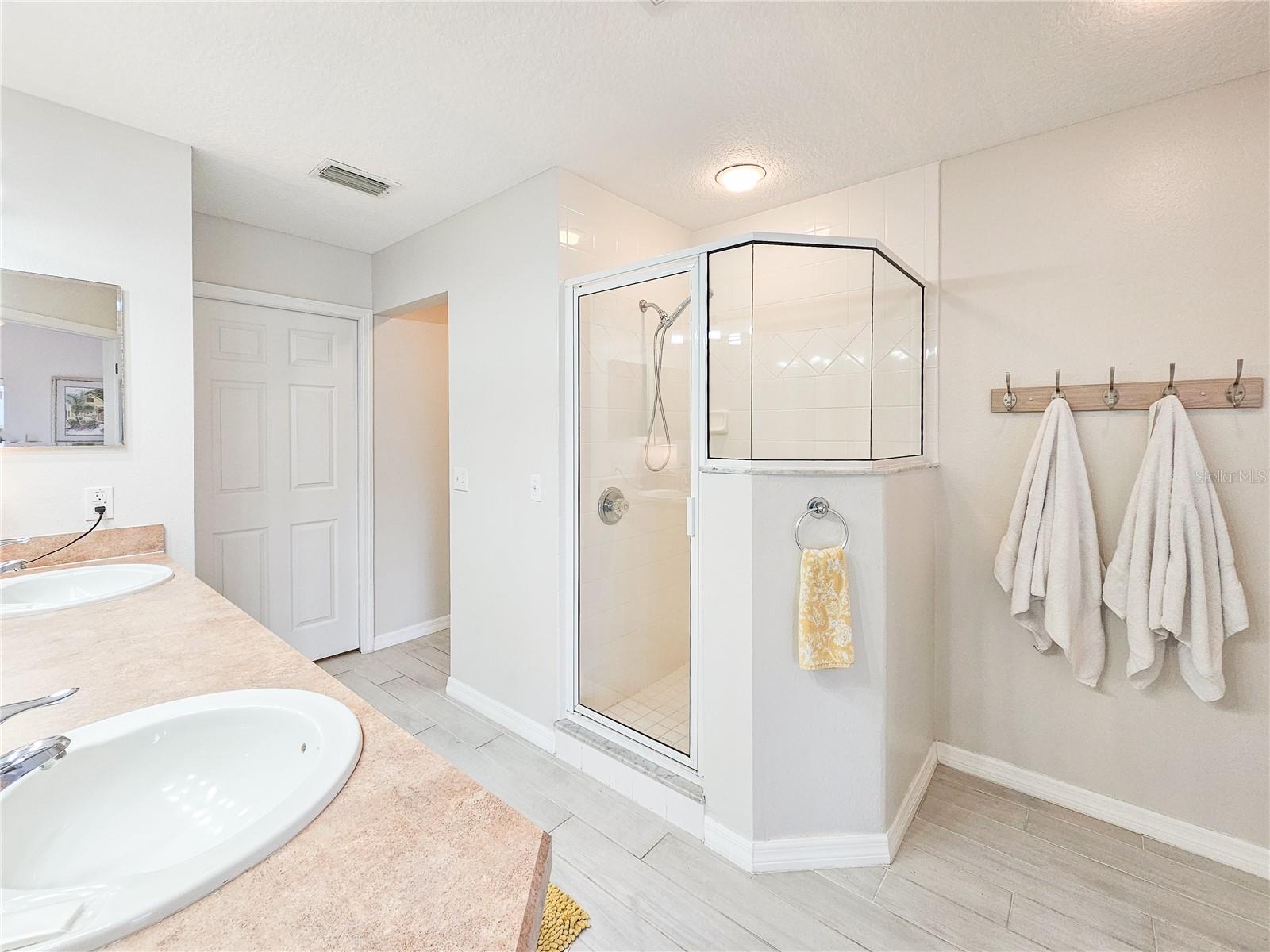 Image 37 of 67 For 5300 Atlantic Avenue 2-507
