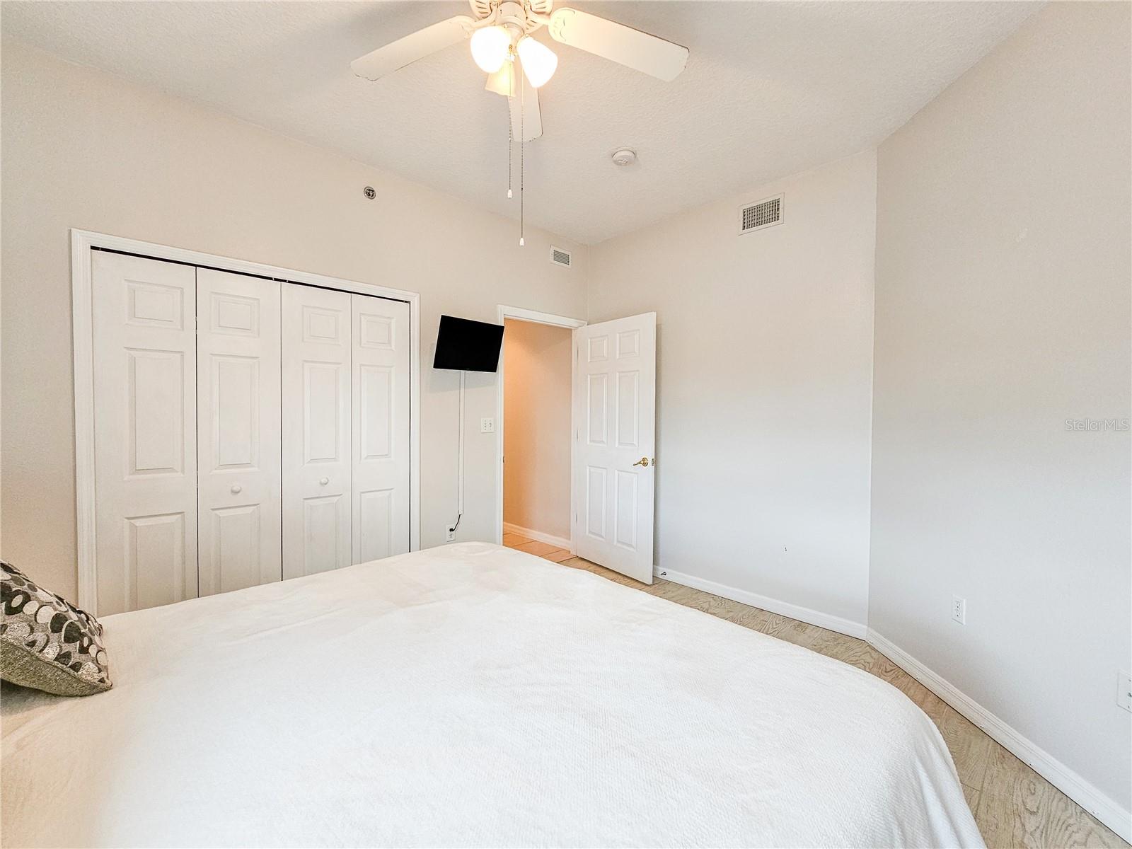 Image 47 of 67 For 5300 Atlantic Avenue 2-507