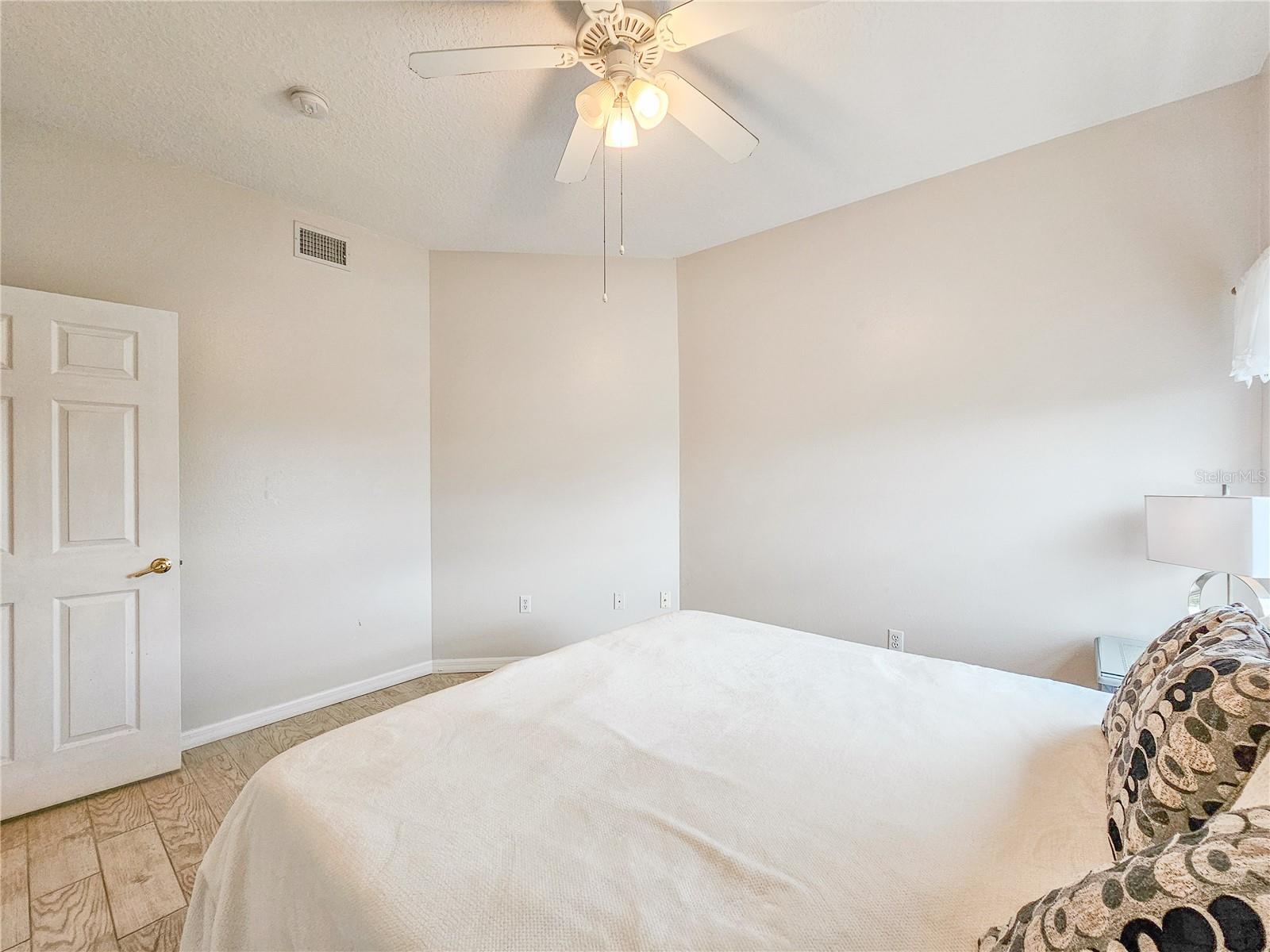 Image 48 of 67 For 5300 Atlantic Avenue 2-507