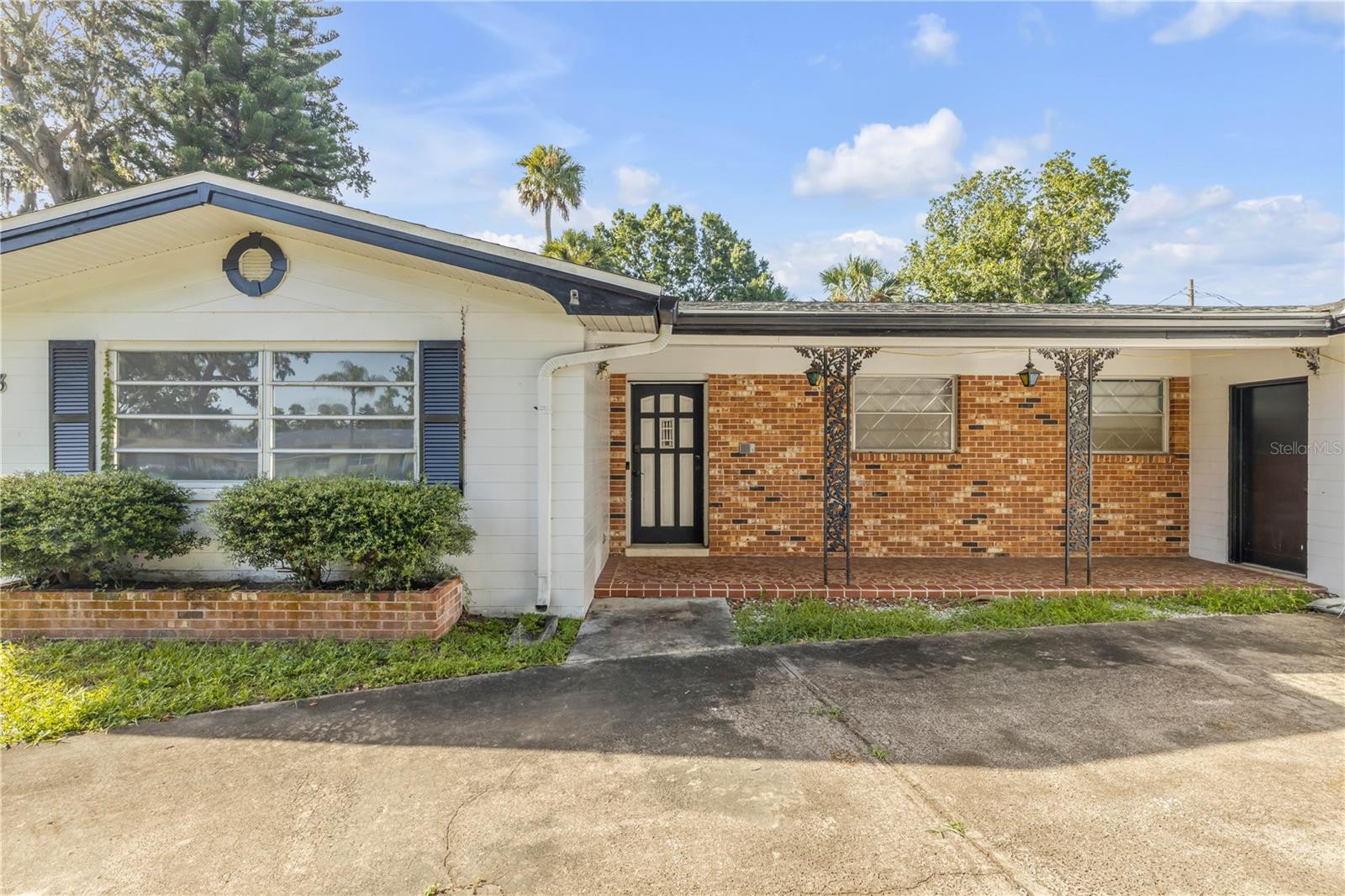 Image 6 of 31 For 913 Valencia Road