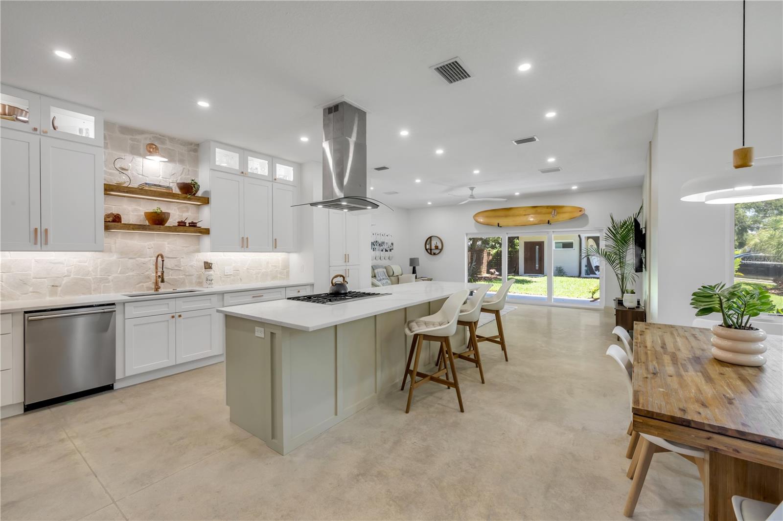 Image 10 of 100 For 3211 Saxon Drive