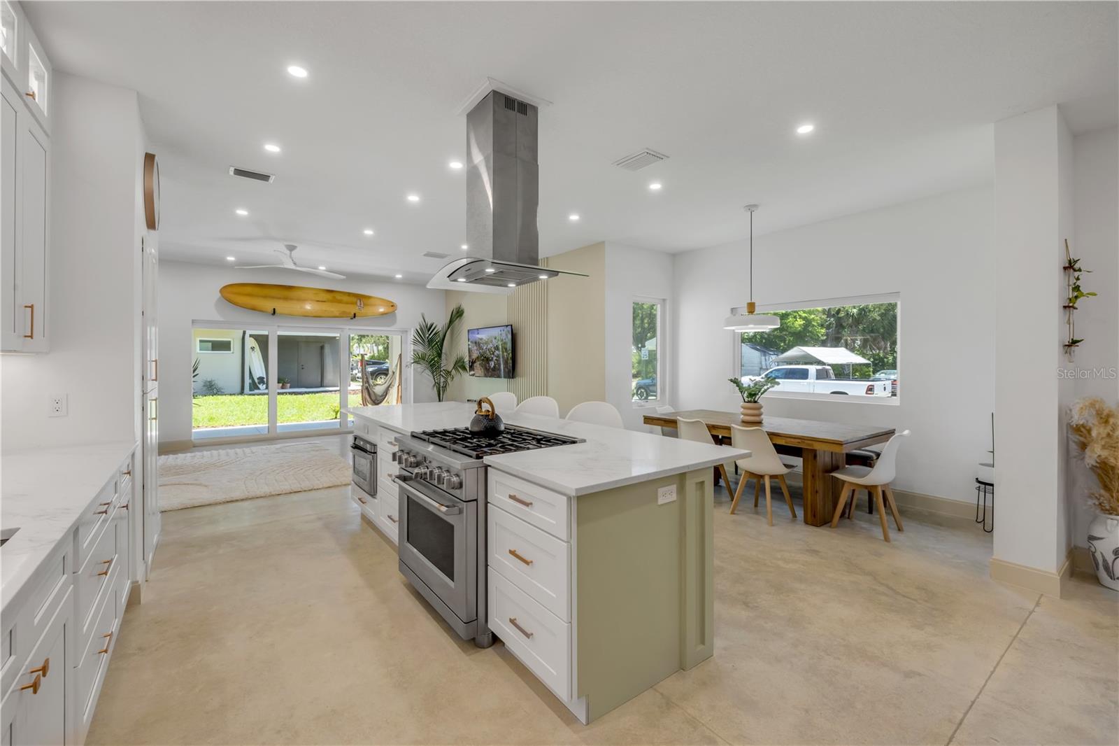 Image 16 of 100 For 3211 Saxon Drive