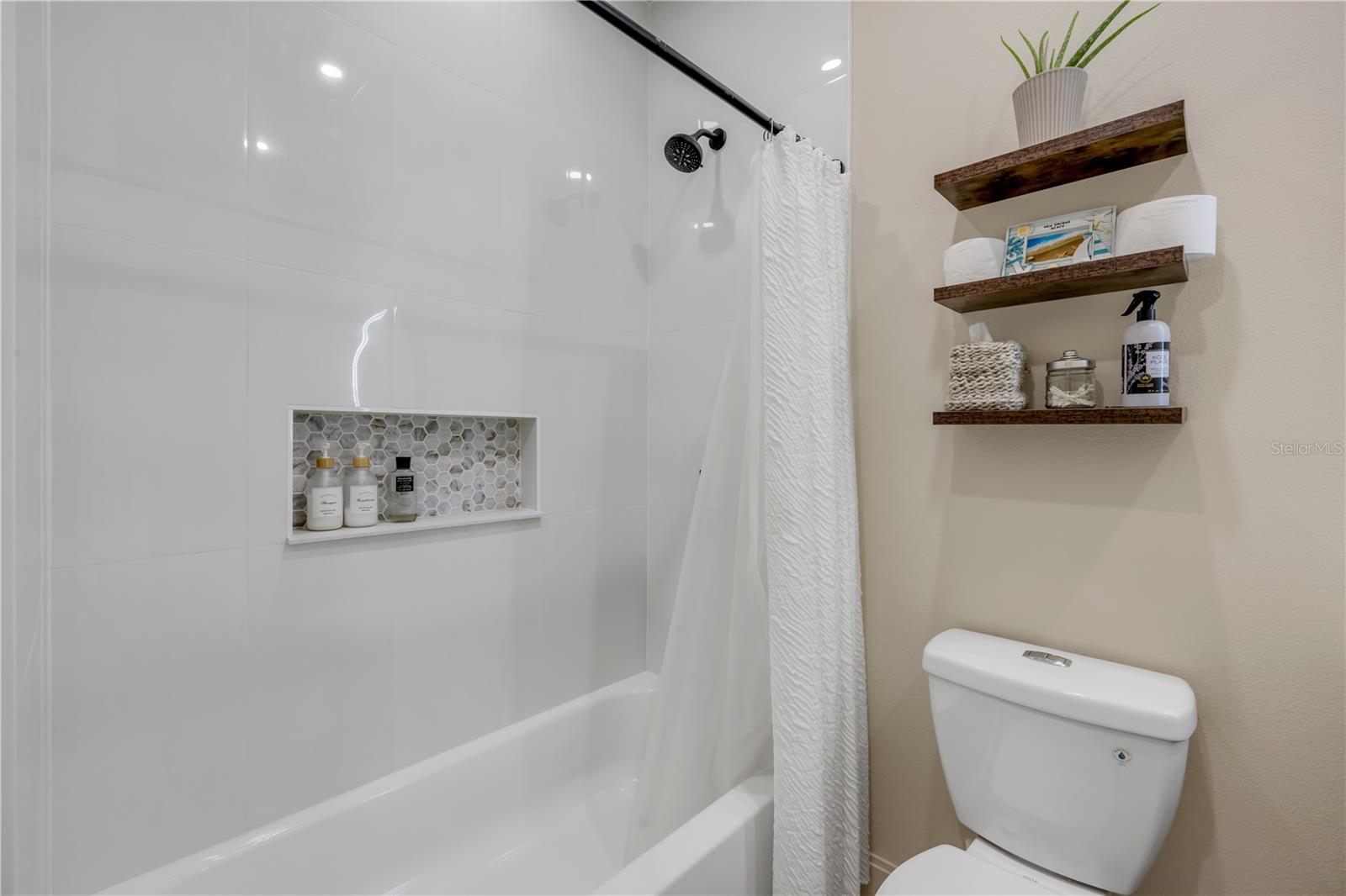 Image 41 of 100 For 3211 Saxon Drive