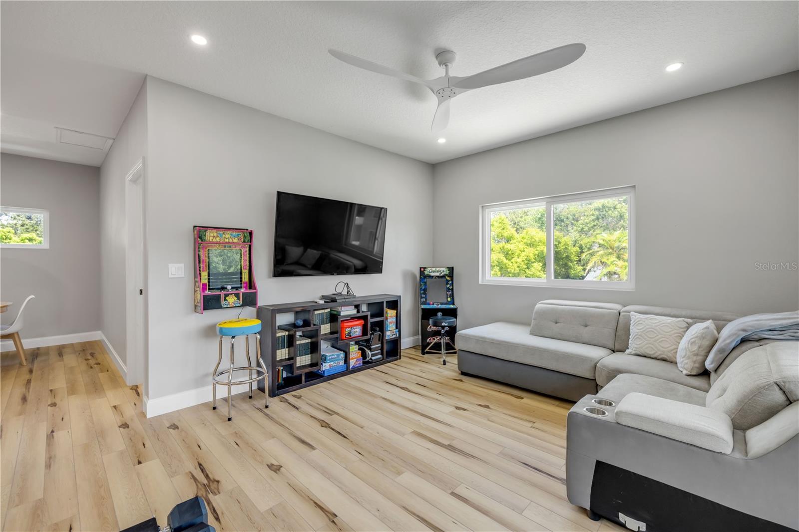 Image 83 of 100 For 3211 Saxon Drive