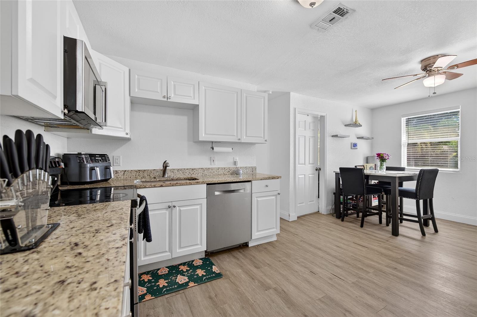 Image 9 of 22 For 1318 San Jose Boulevard
