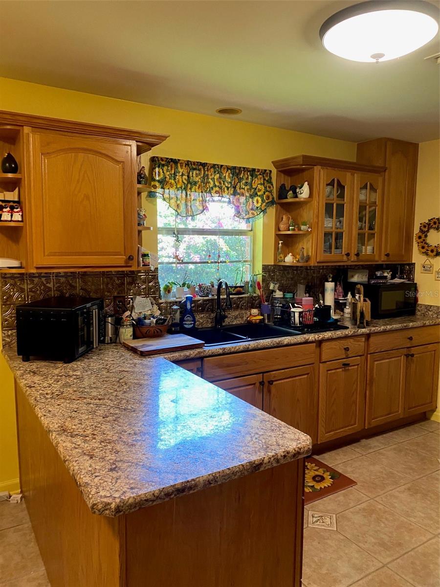 Image 12 of 44 For 725 Green Road