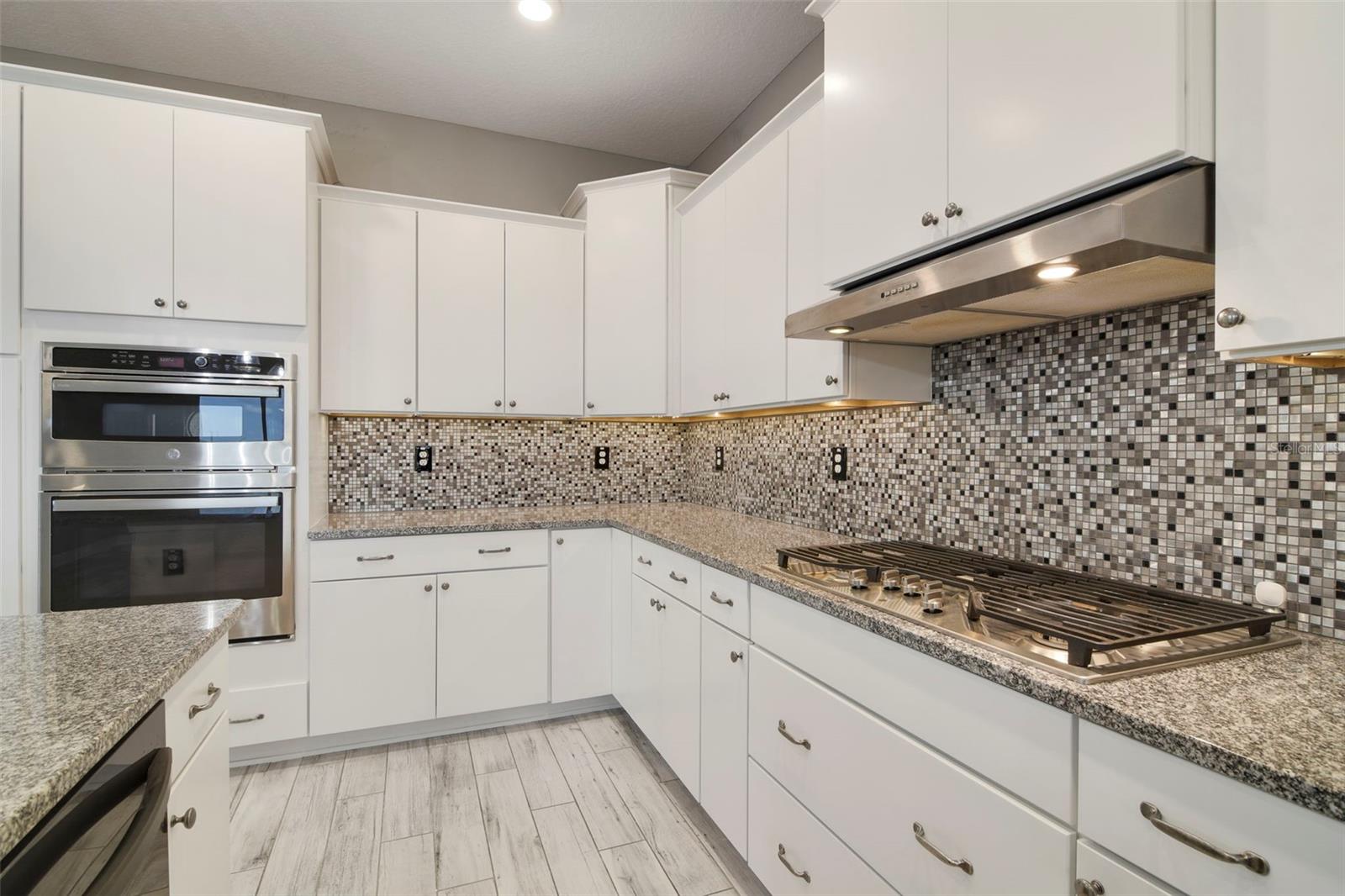 Image 4 of 26 For 8107 92nd Circle