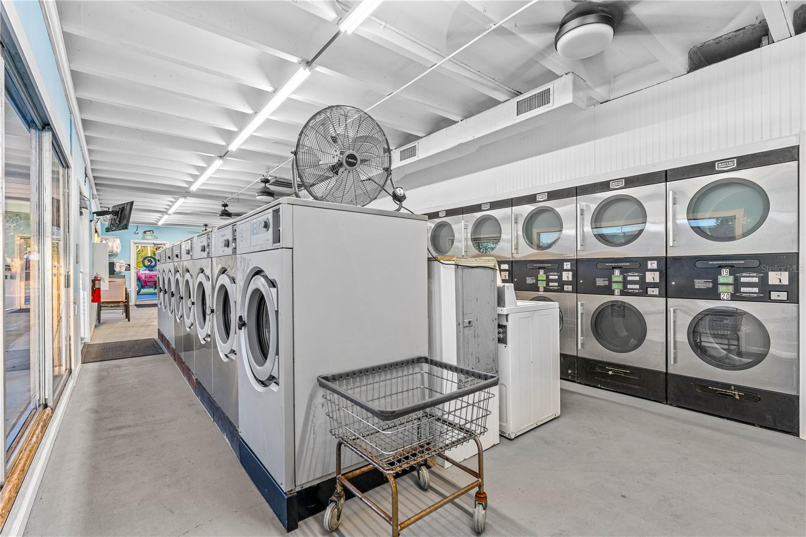 Image 15 of 35 For 921 Ridgewood Avenue