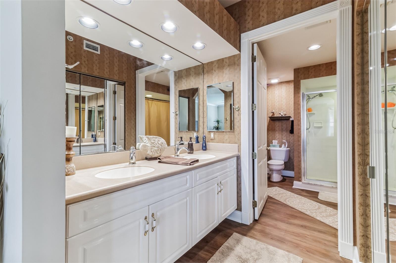 Image 19 of 65 For 4672 Riverwalk Village Court 8203