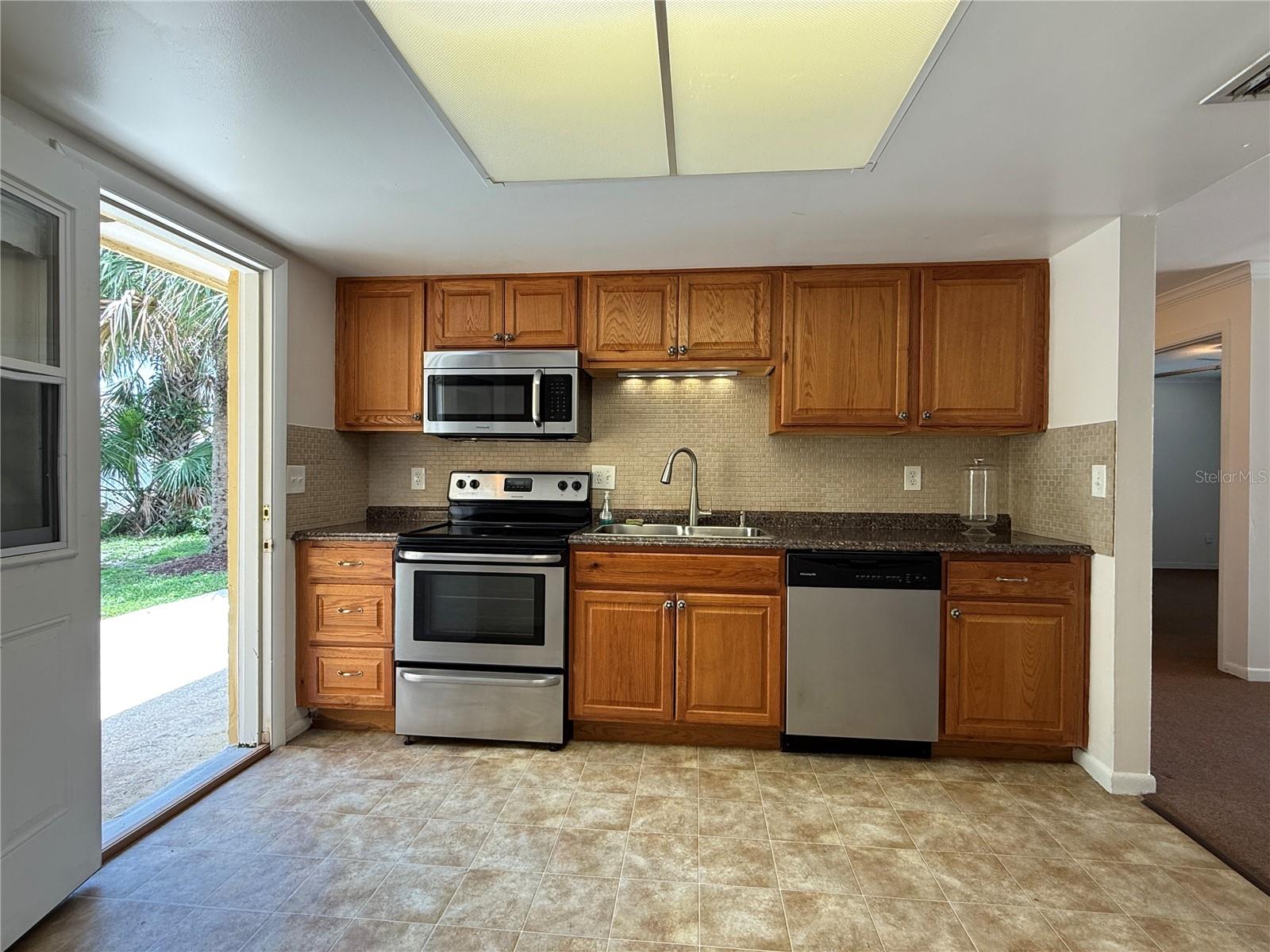 Image 36 of 56 For 712-714 Oakwood Avenue