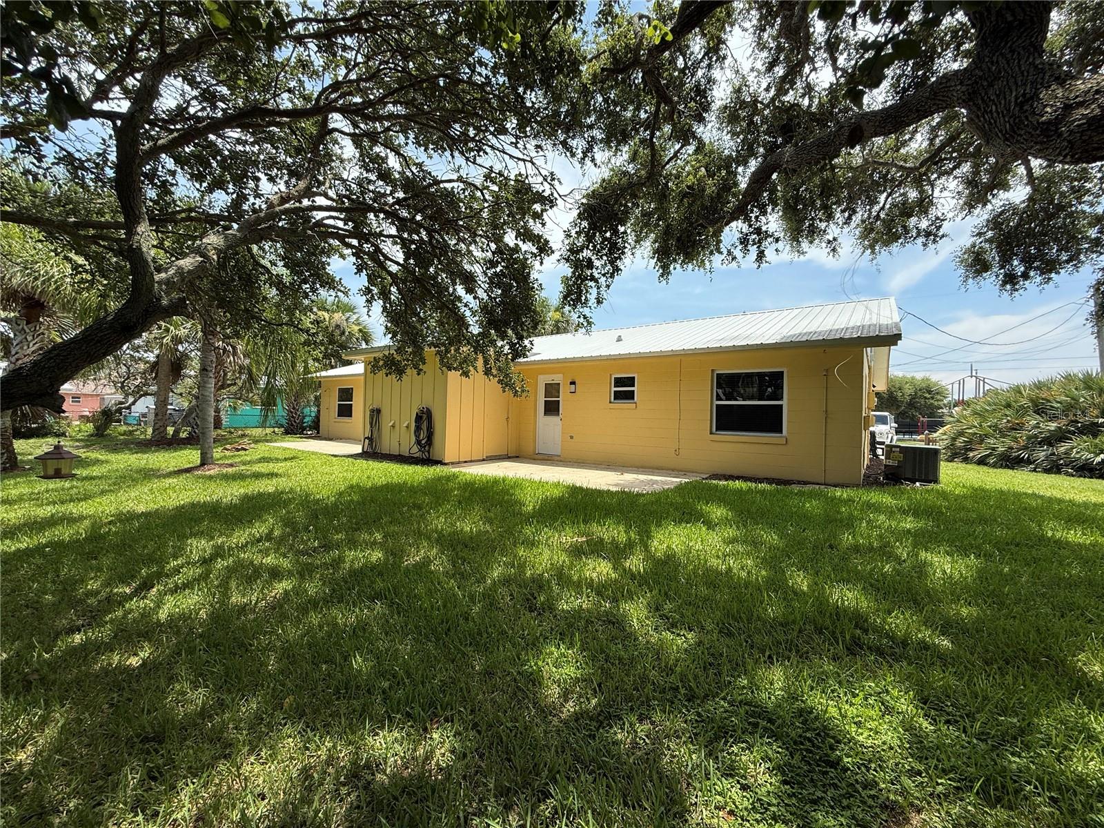 Image 42 of 56 For 712-714 Oakwood Avenue