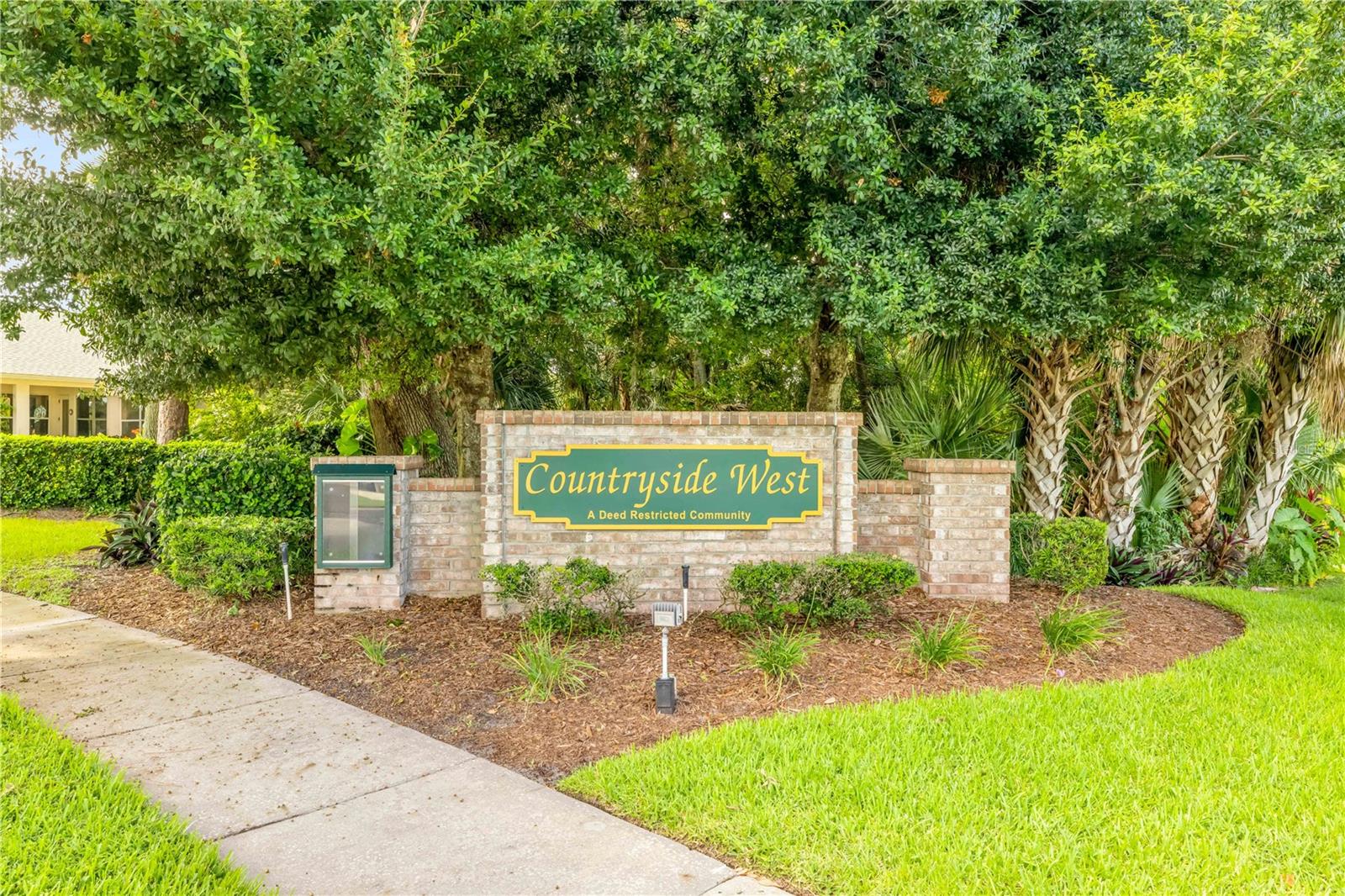 Image 5 of 58 For 981 Countryside West Boulevard