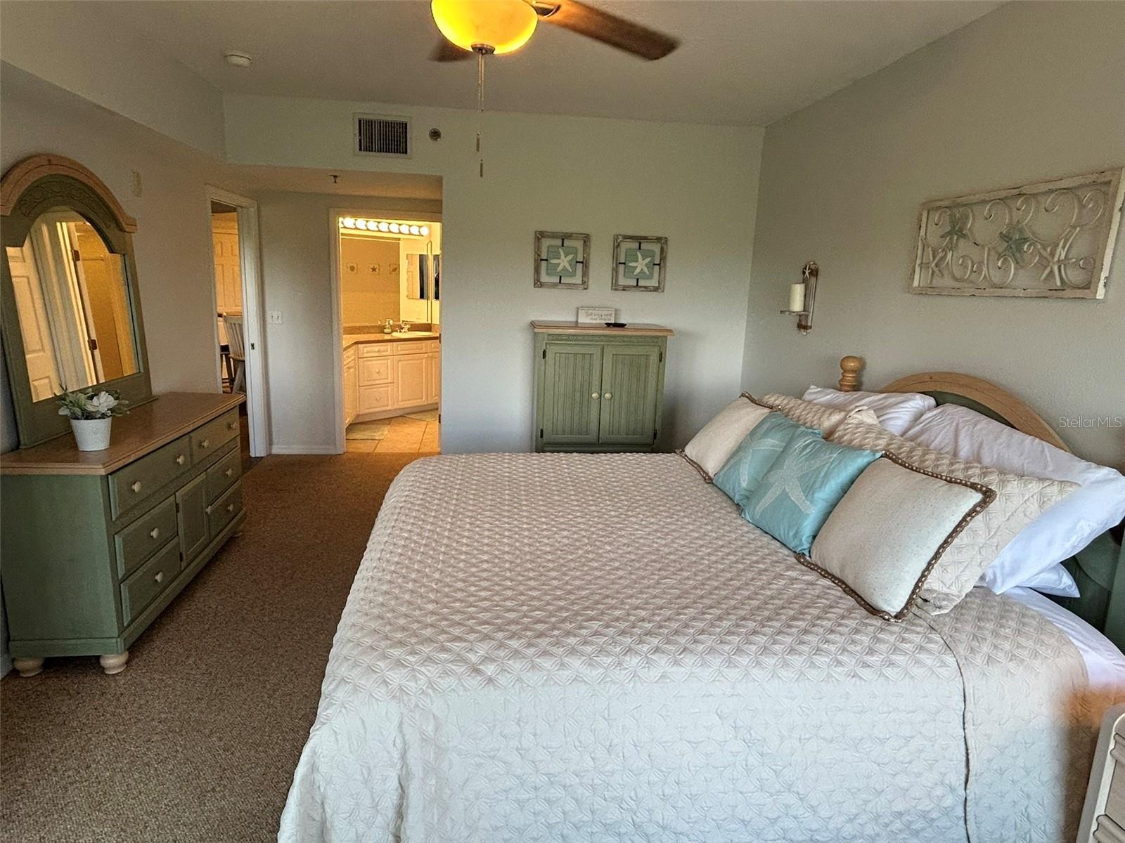 Image 10 of 40 For 5300 Atlantic Avenue 4-302