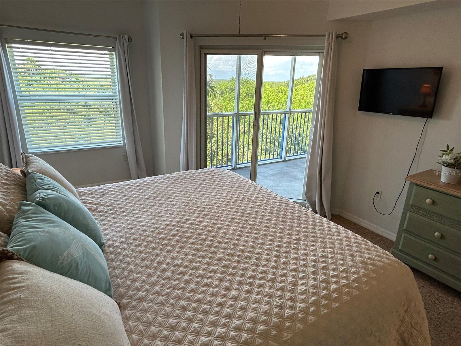 Image 11 of 40 For 5300 Atlantic Avenue 4-302