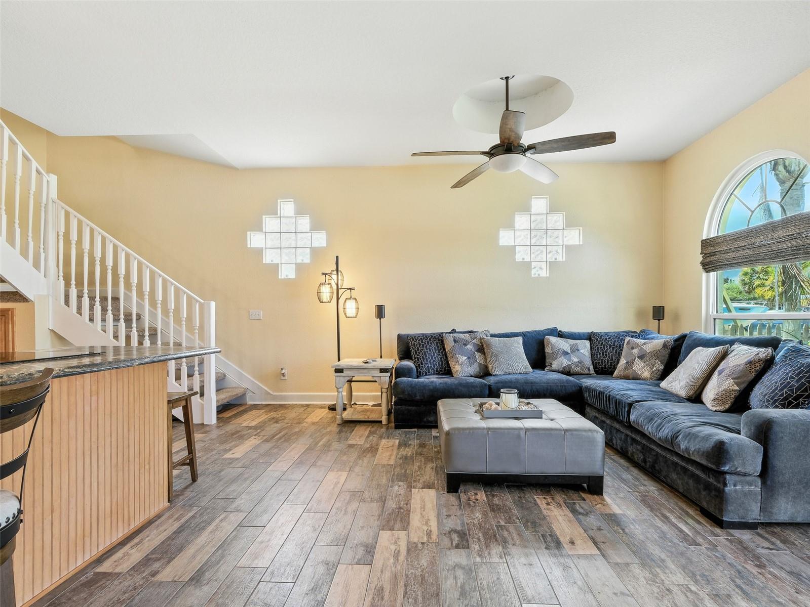Image 13 of 52 For 833 25th Avenue