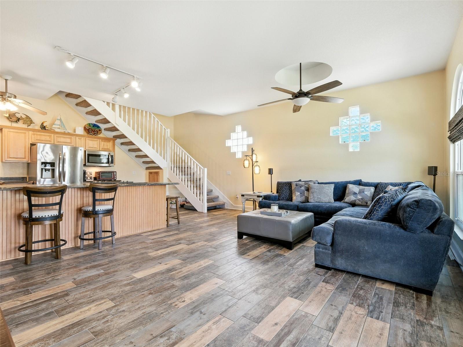 Image 4 of 52 For 833 25th Avenue