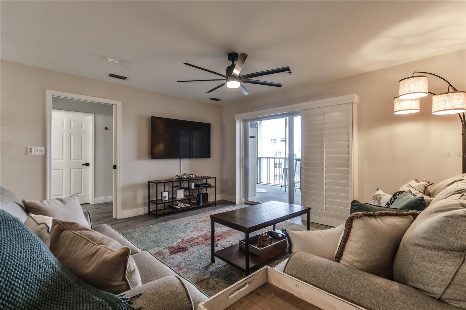 Image 8 of 40 For 5300 Atlantic Avenue 11-502