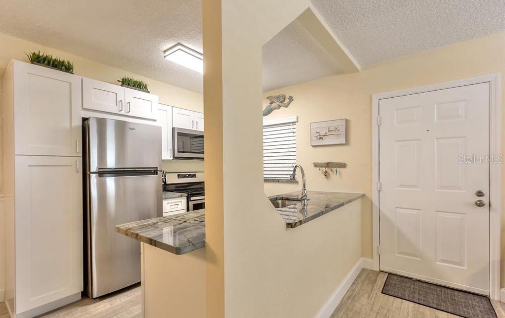 Image 6 of 19 For 4870 Atlantic Avenue 103