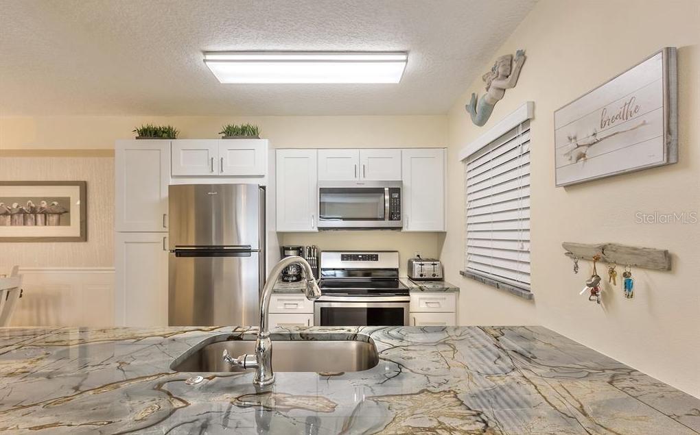 Image 7 of 19 For 4870 Atlantic Avenue 103