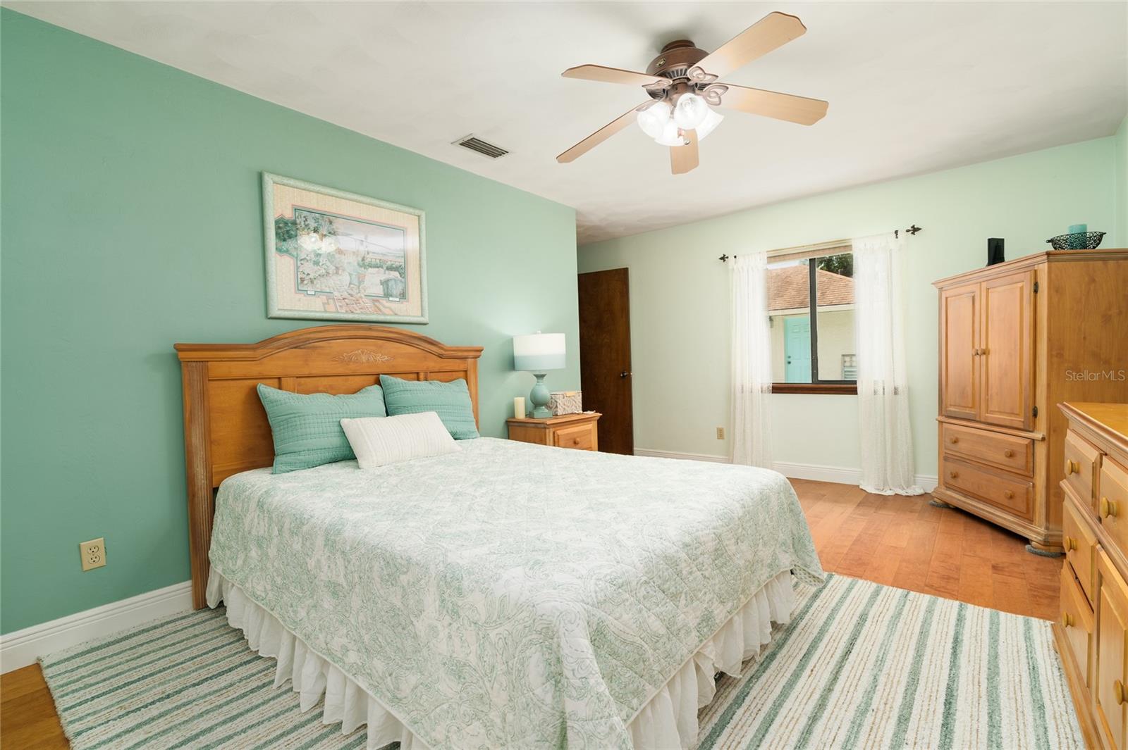 Image 19 of 42 For 5822 Spruce Creek Woods Drive