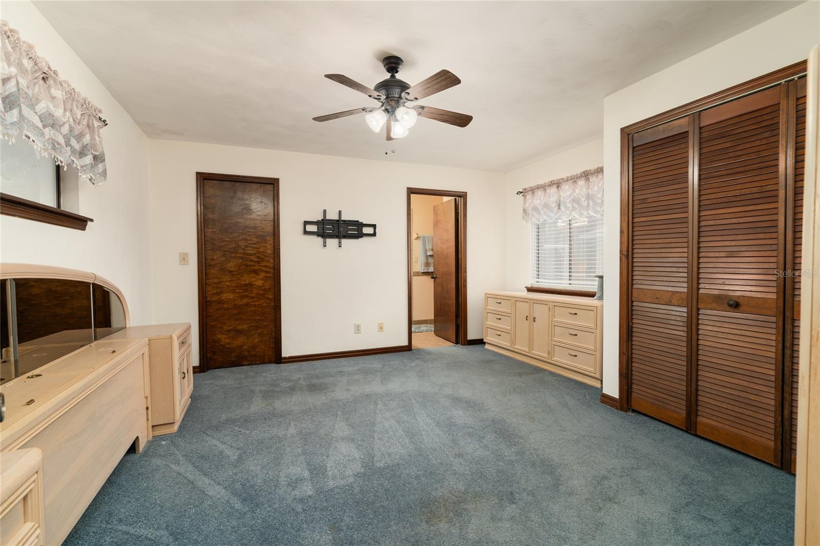 Image 23 of 42 For 5822 Spruce Creek Woods Drive