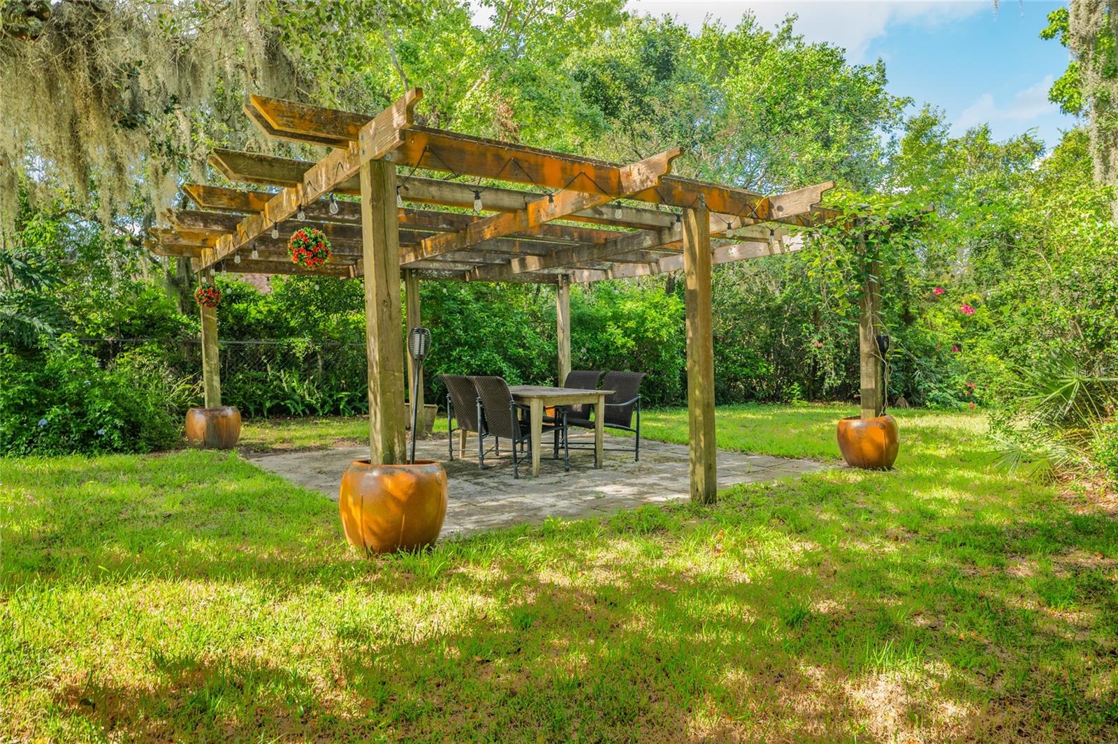 Image 34 of 42 For 5822 Spruce Creek Woods Drive