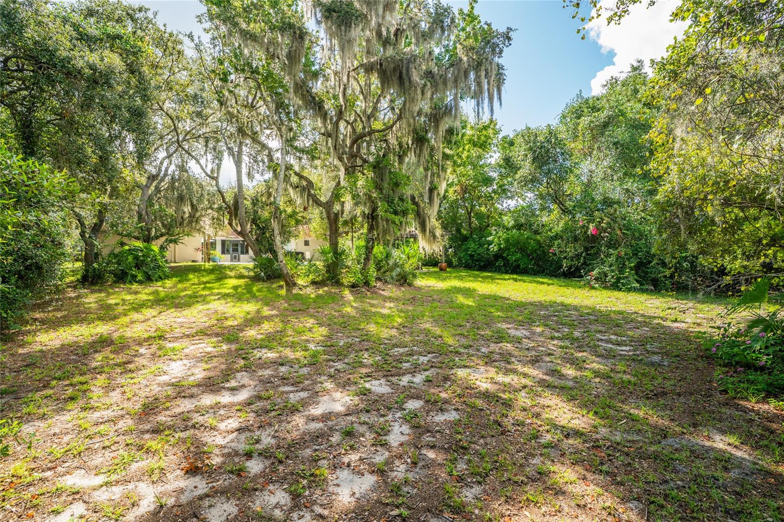 Image 37 of 42 For 5822 Spruce Creek Woods Drive